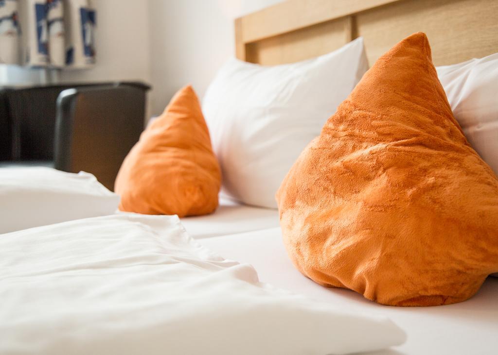 Hotel Tum Stueuermann Бюзум Экстерьер фото