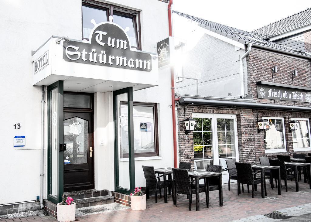 Hotel Tum Stueuermann Бюзум Экстерьер фото
