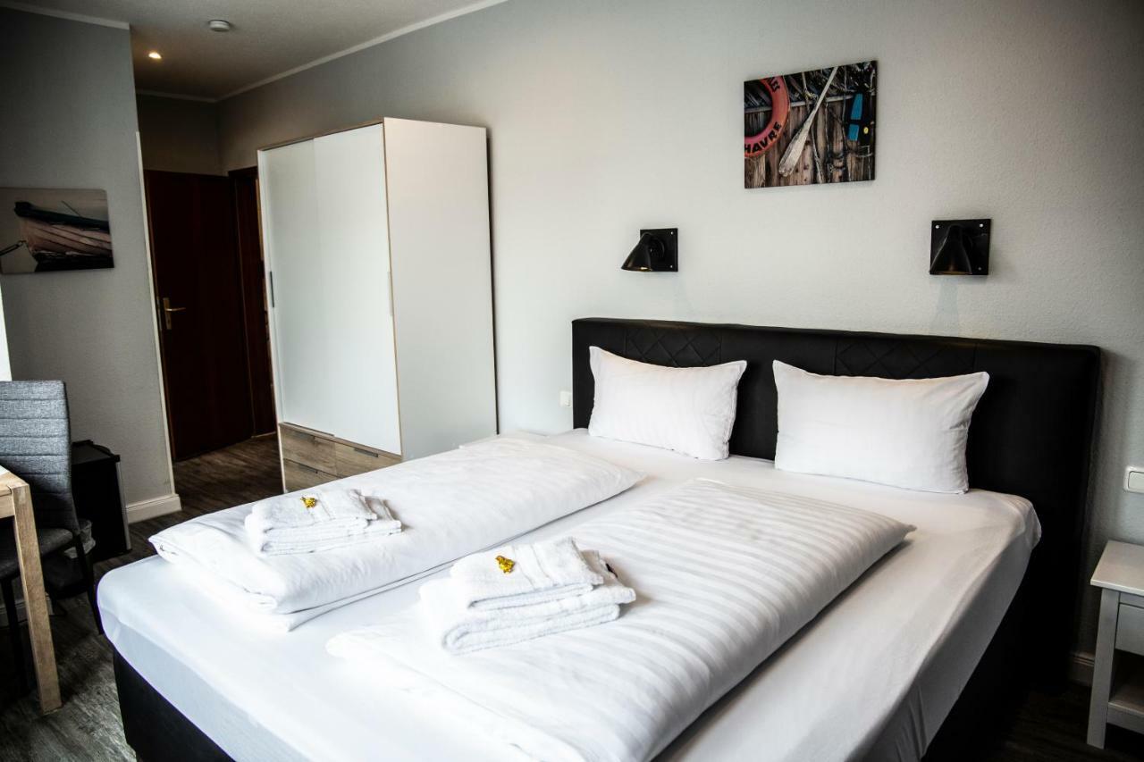Hotel Tum Stueuermann Бюзум Экстерьер фото